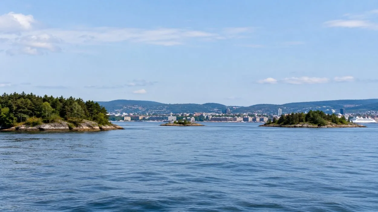 The inner Oslofjord: a working harbour with a fortress standing in it